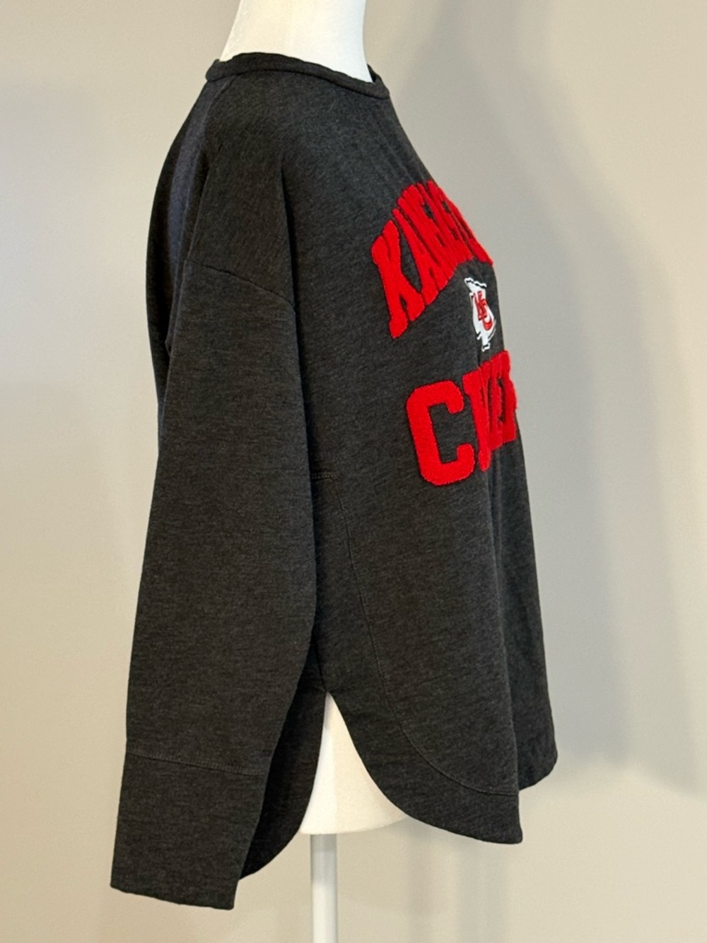 Kansas City Chiefs Dark Gray Crewneck Sweatshirt - Picture 2 of 9
